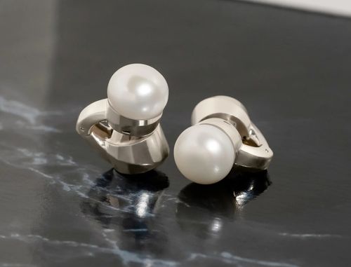 Nova H1 Audio Earrings.